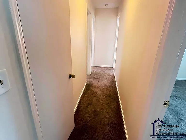 9400 Habersham Dr — Photo 7