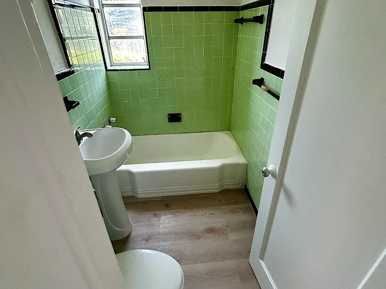 631 SW 11th St #1W — Photo 5