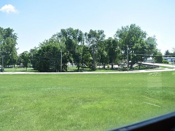 4th image of 301 W Main St