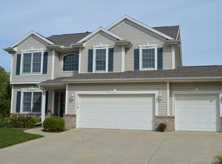 29 Greythorne Cir, Bloomington, IL