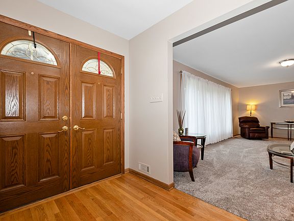 3rd image of 9029 Pine St