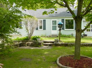 10361 N Rushton Rd, South Lyon, MI 48178