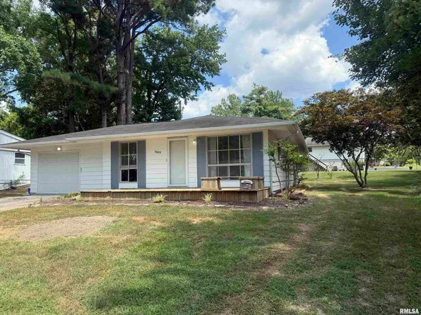 1007 W Willow St, Carbondale, IL 62901