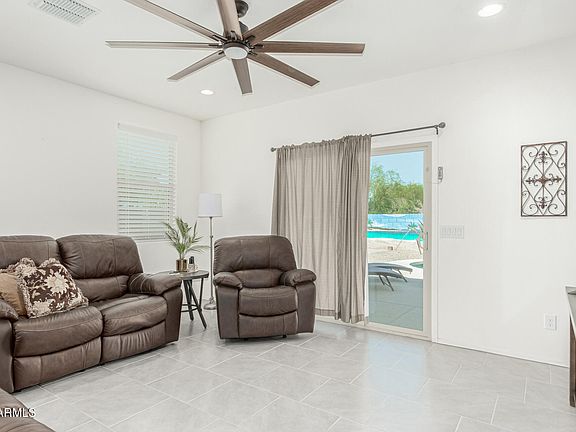 5th image of 1620 E KINGMAN Place