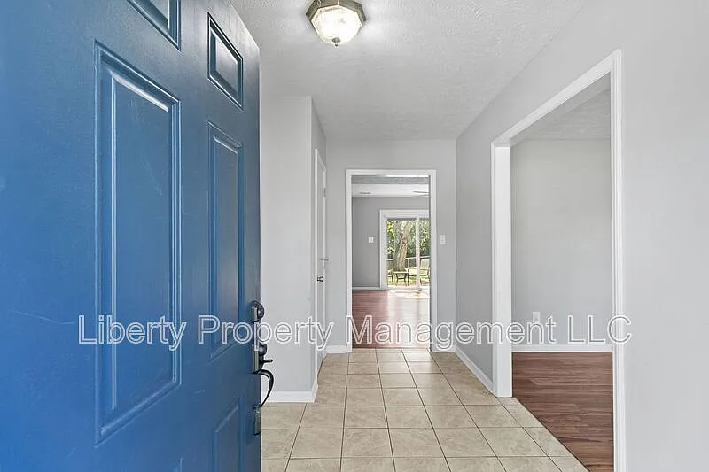 3 bed, 2.5 bath, 1780 sqft, $1,750 — Photo 2