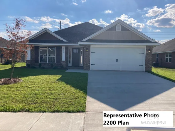 652 Mayflower Dr, Foley, AL 36535