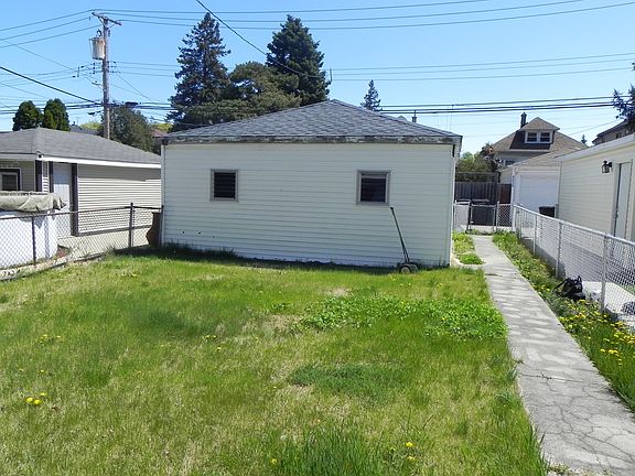 4th image of 4041 N Melvina Ave