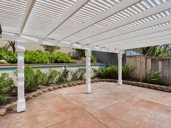 5th image of 18976 Singingwood Cir