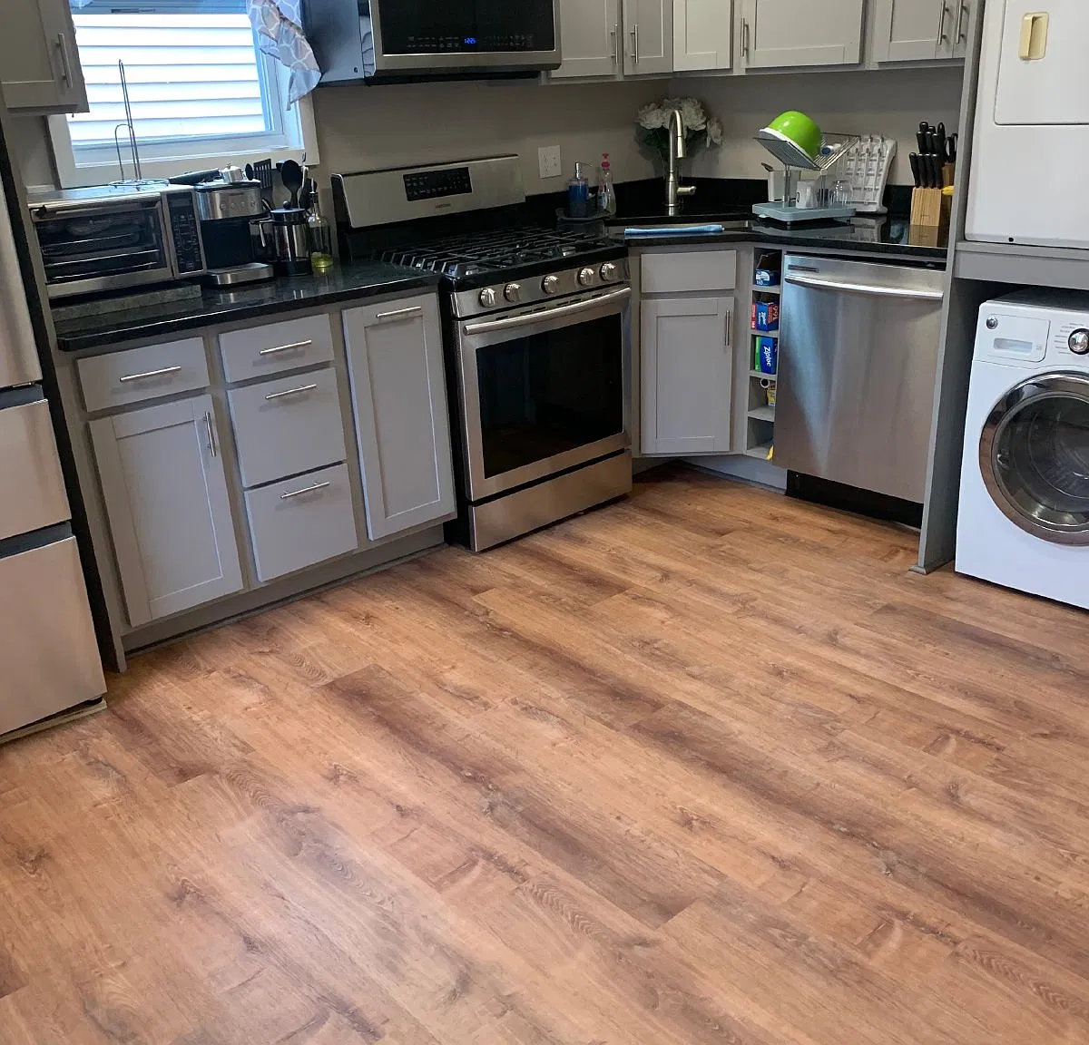 2 bed, 1.0 bath, $2,350 — Photo 3