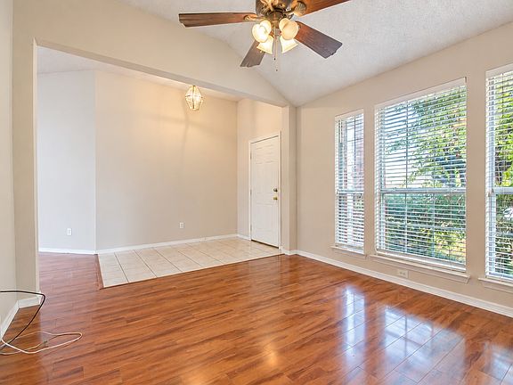 4th image of 6917 Coldwater Canyon Rd