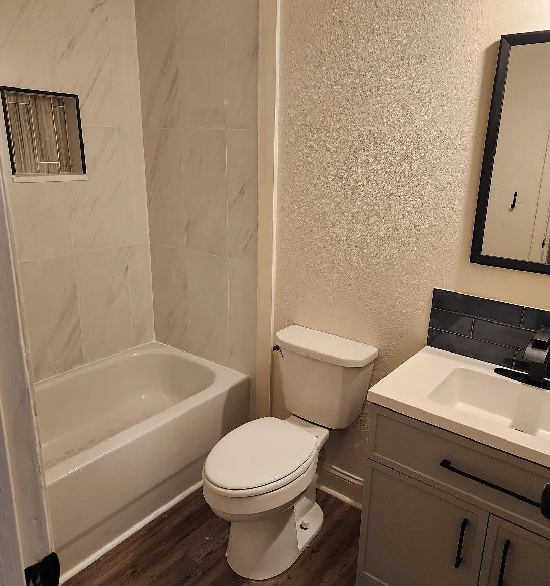3 bed, 900 sqft, $1,600 — Photo 1