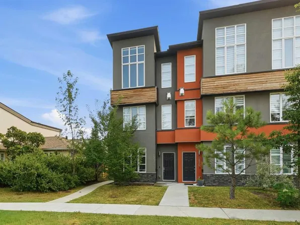 1932 W 26a St SW, Calgary, AB T3E 2B7