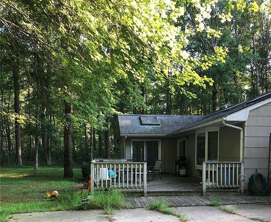 2nd image of 128 N Bergen Mills Rd
