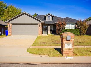 241 Tecumseh Meadows Dr, Norman, OK 73069