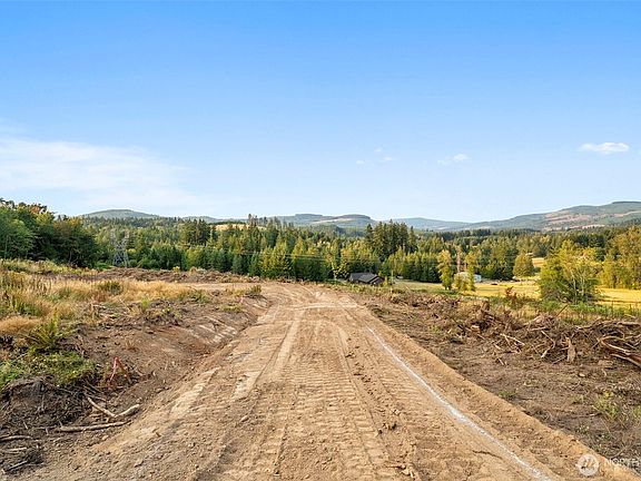 5th image of 391 Brook Valley Road