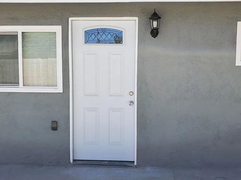 21631 Cottonwood Ave — Photo 2