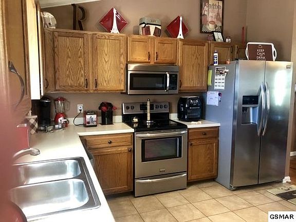 2nd image of 5528 Carlyle Ave