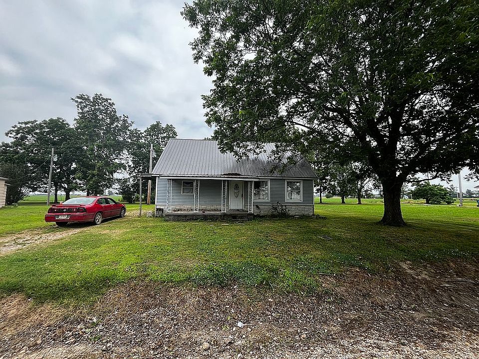 1st image of 136 1st St