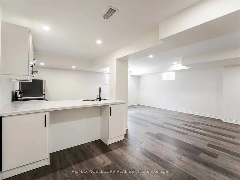 71 Pierre Berton Blvd — Photo 13