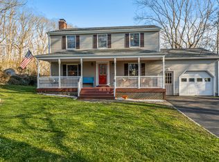 22 Patricia Ct, Gales Ferry, CT 06335