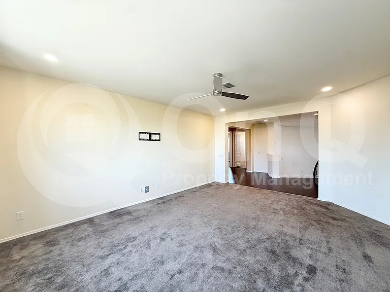 22933 E Silver Creek Ln — Photo 7
