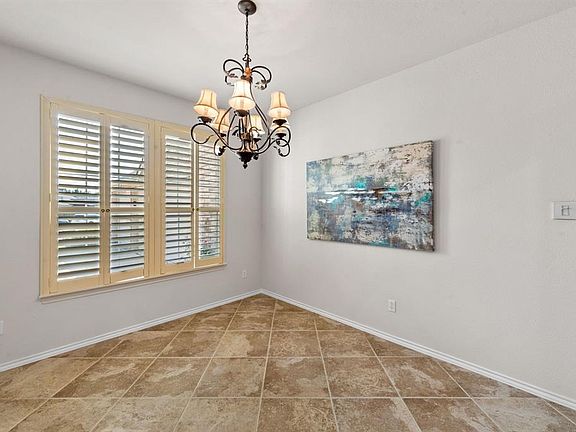 4th image of 1111 Fountain Dr
