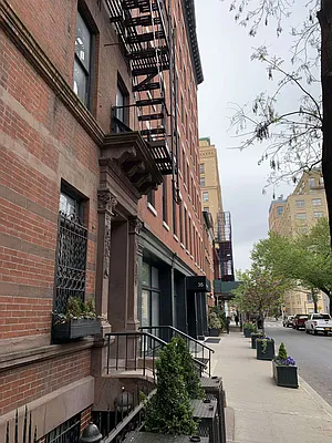 Rented by Flatiron Real Estate Advisors LLC | media 23