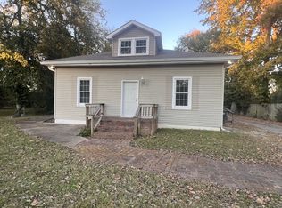 214 Country Club Ln, Hopkinsville, KY 42240