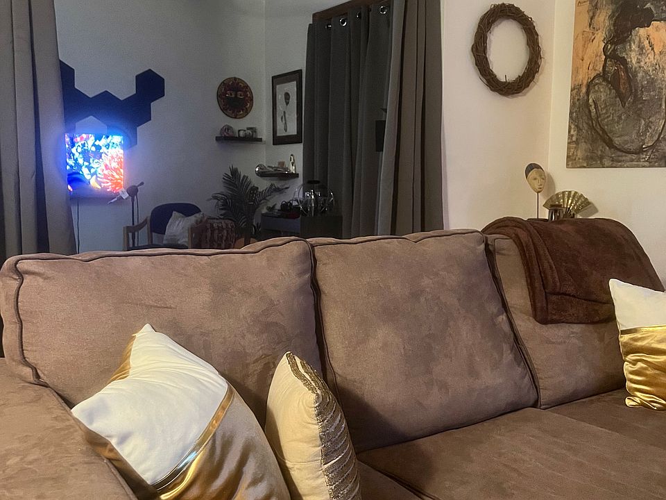 1st image of 3925 Commonwealth St