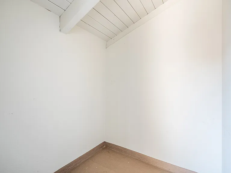 Large storage unit