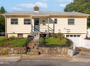 107 S Tampa Ln, Oak Ridge, TN 37830