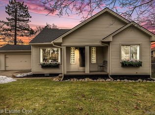 19205 Merriman Ct, Livonia, MI 48152