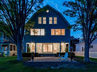 6 Halstead Ln, Branford, CT 06405