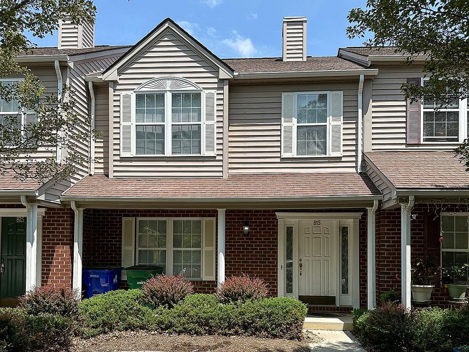 1st image of 815 Oak Tree Blvd NW