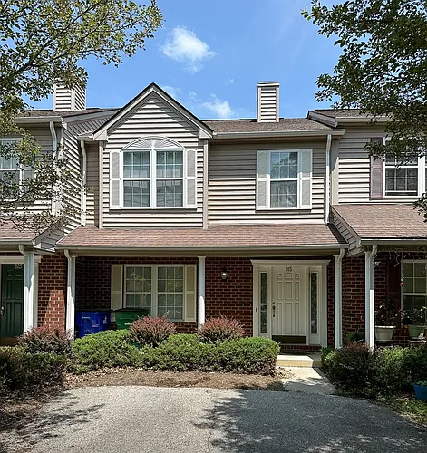815 Oak Tree Blvd NW Photo 1