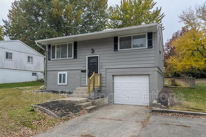 1st image of 9524 Wallace Ave