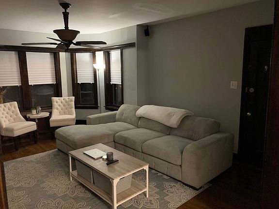 2nd image of 4109 W Oakdale Ave #1