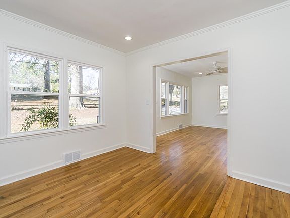 5th image of 1461 Idlewood Rd