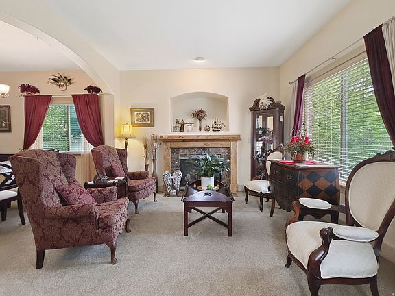 5th image of 573 Canyon View Cir