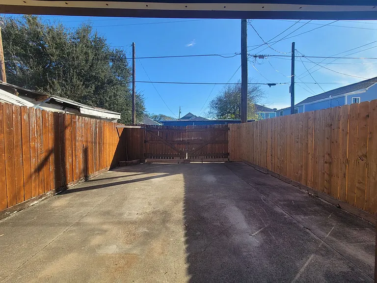 3321 Avenue M — Photo 15