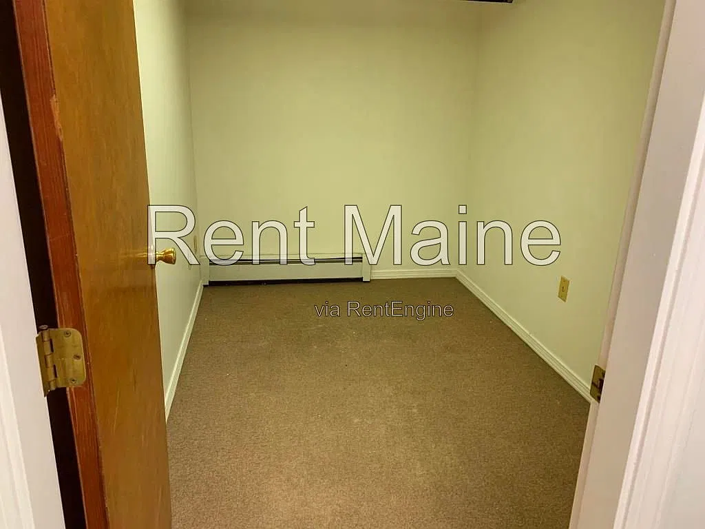 Studio, 1.0 bath, 800 sqft, $200 — Photo 3