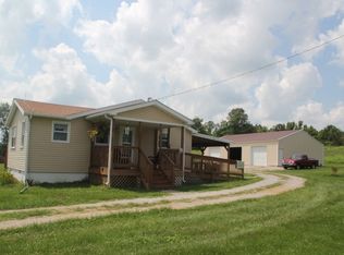 2861 E Trainer Ln, Pekin, IN 47165