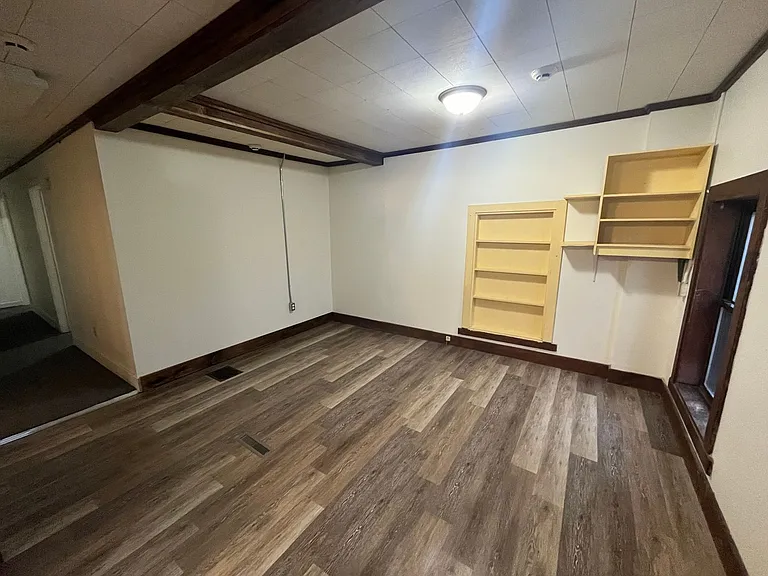 716 Washington St — Photo 5