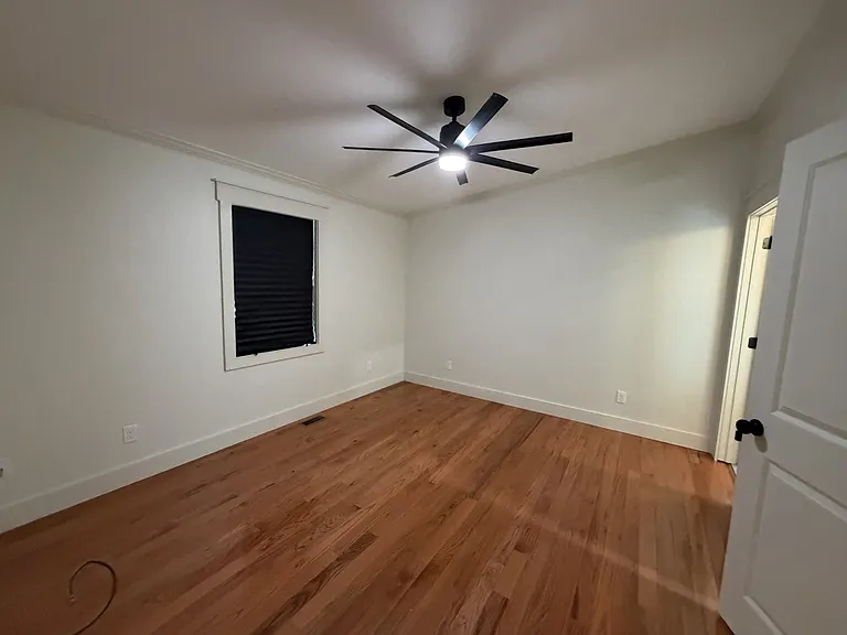 710 Carson St — Photo 16