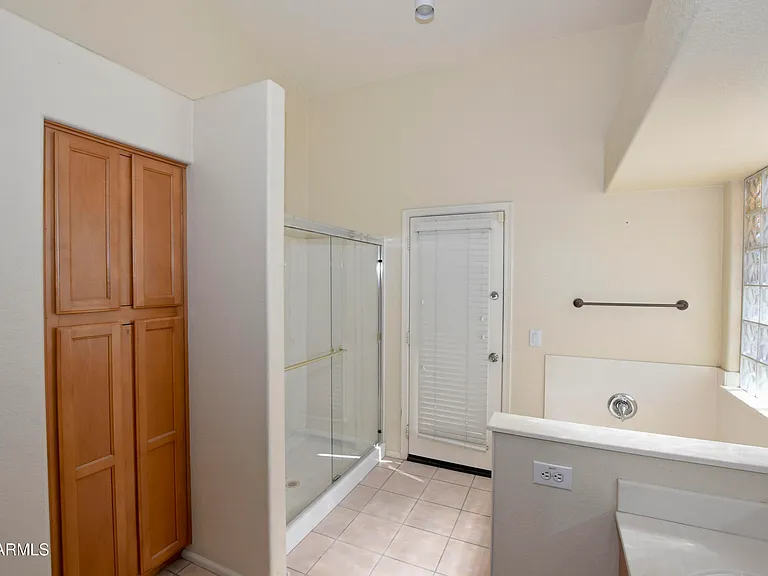 10221 W Daley Ln — Photo 13