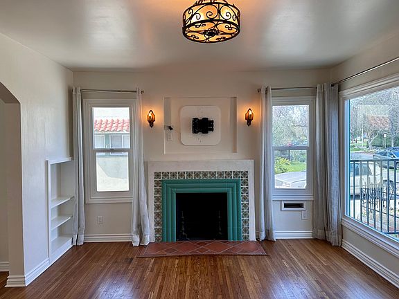 4th image of 3856 Glenfeliz Blvd