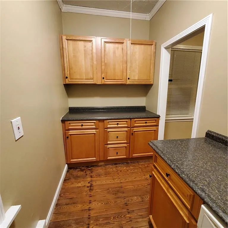 2 bed, 975 sqft, $1,550 — Photo 2