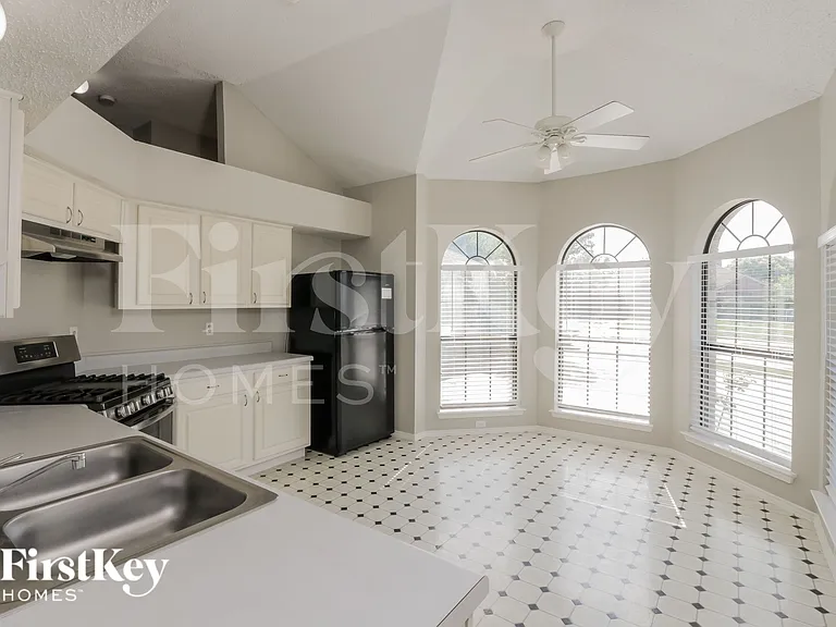 701 Long Hill Ct — Photo 6