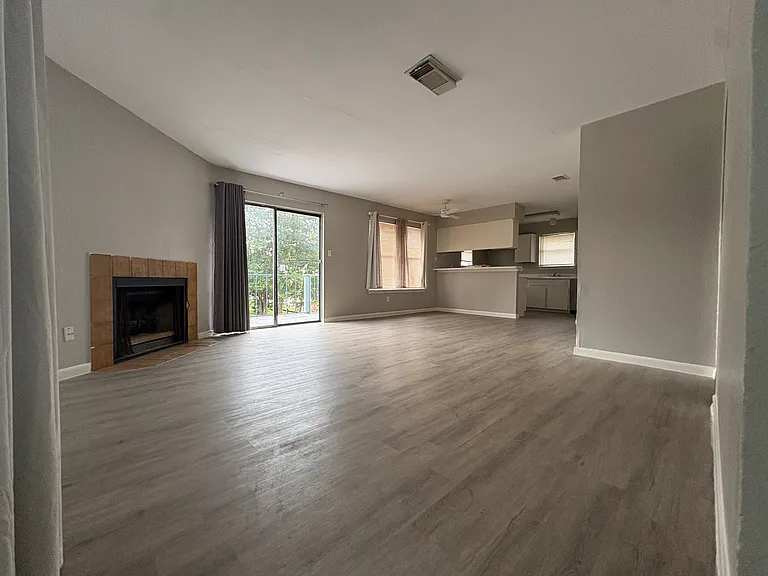 3221 Hirschfield Rd #B — Photo 10