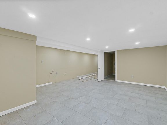 2nd image of 1040 Dean Ave #B